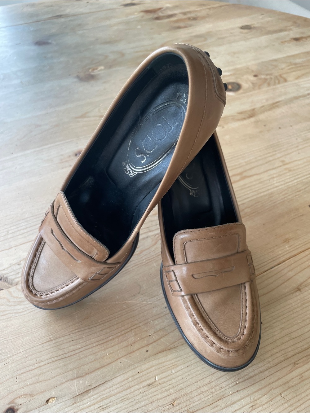 Tod's Tan Leather Penny Loafers with Gommini Pebbled Block Heel for Women EUC